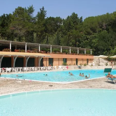 Capo D'arco Порт-Аццурро